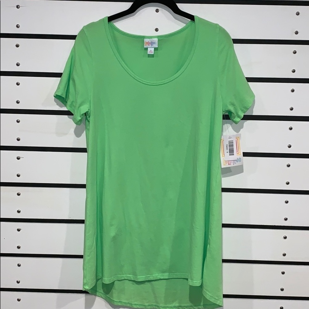 NWT LuLaRoe Classic T